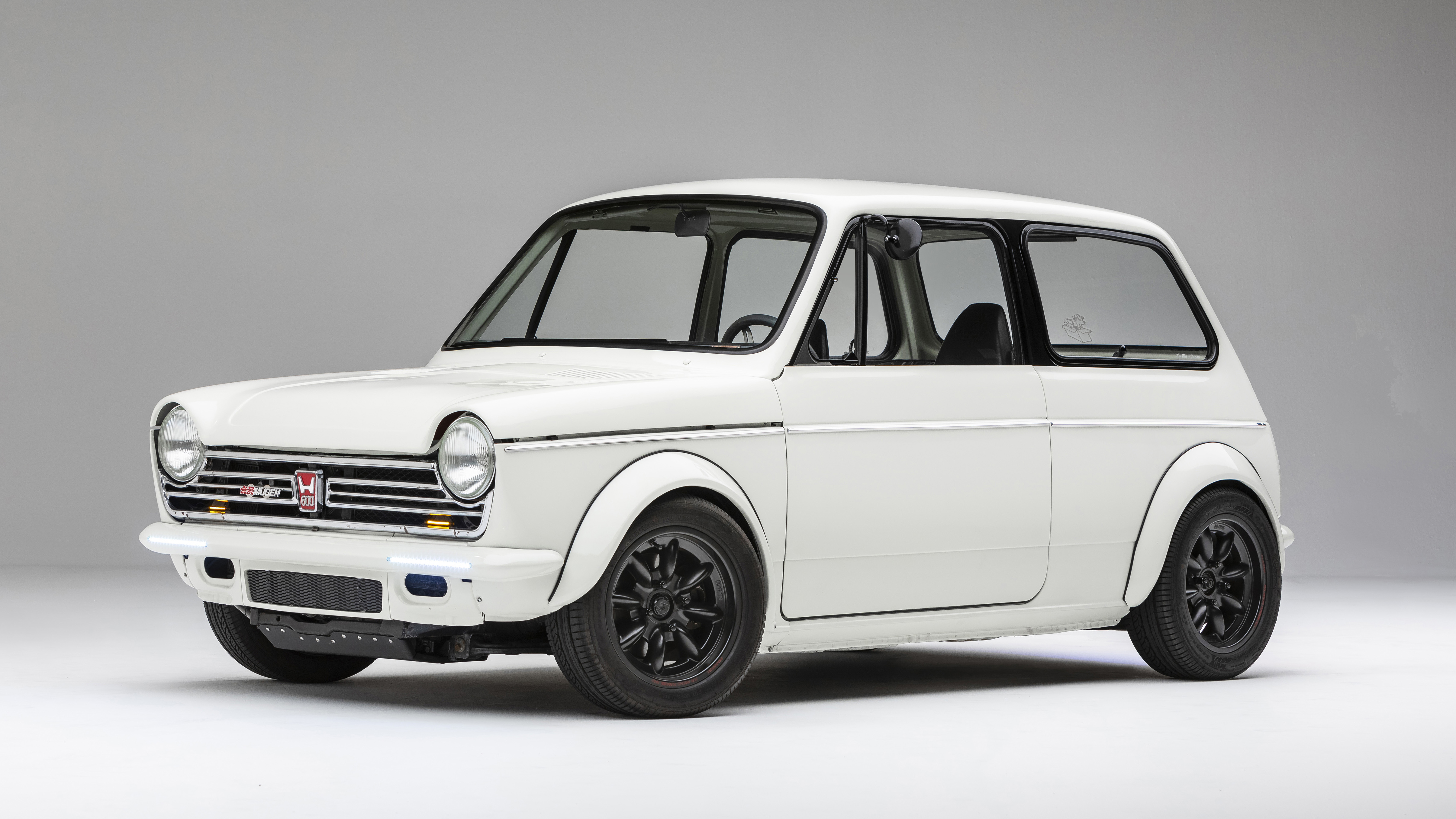 This Honda has a 12 000rpm red line and we need it Top Gear