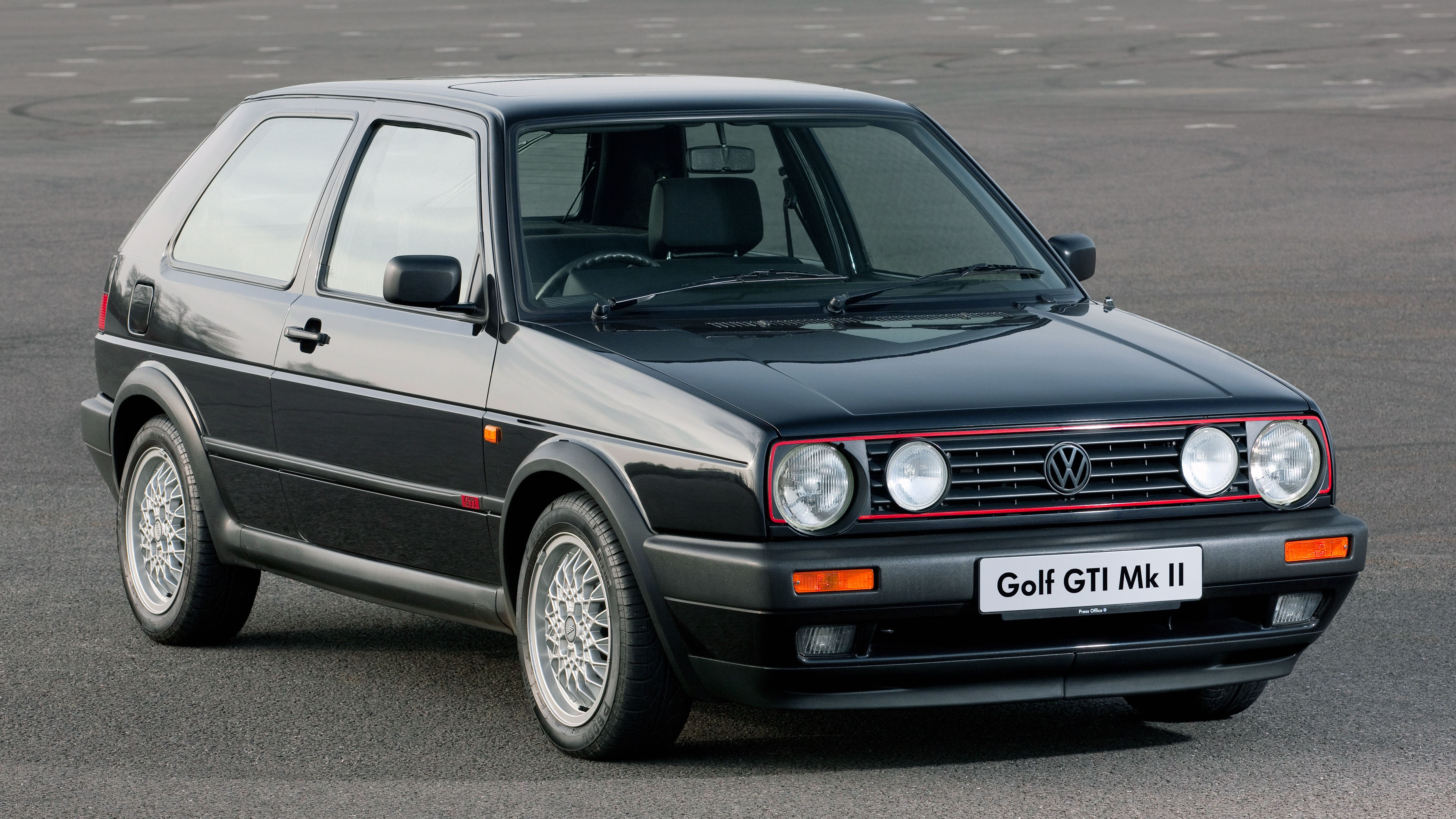 Here are some pictures of a perfect VW Golf GTI Mk II