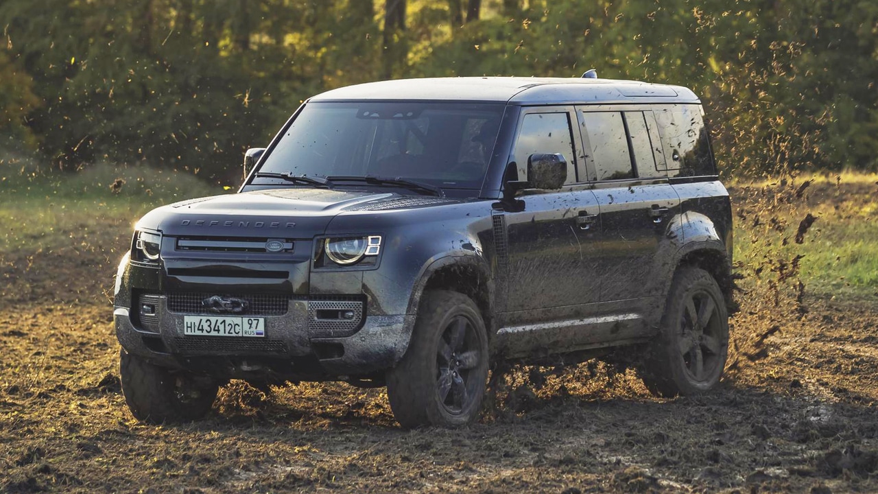Check out these images of the new Defender in Bond | Top Gear
