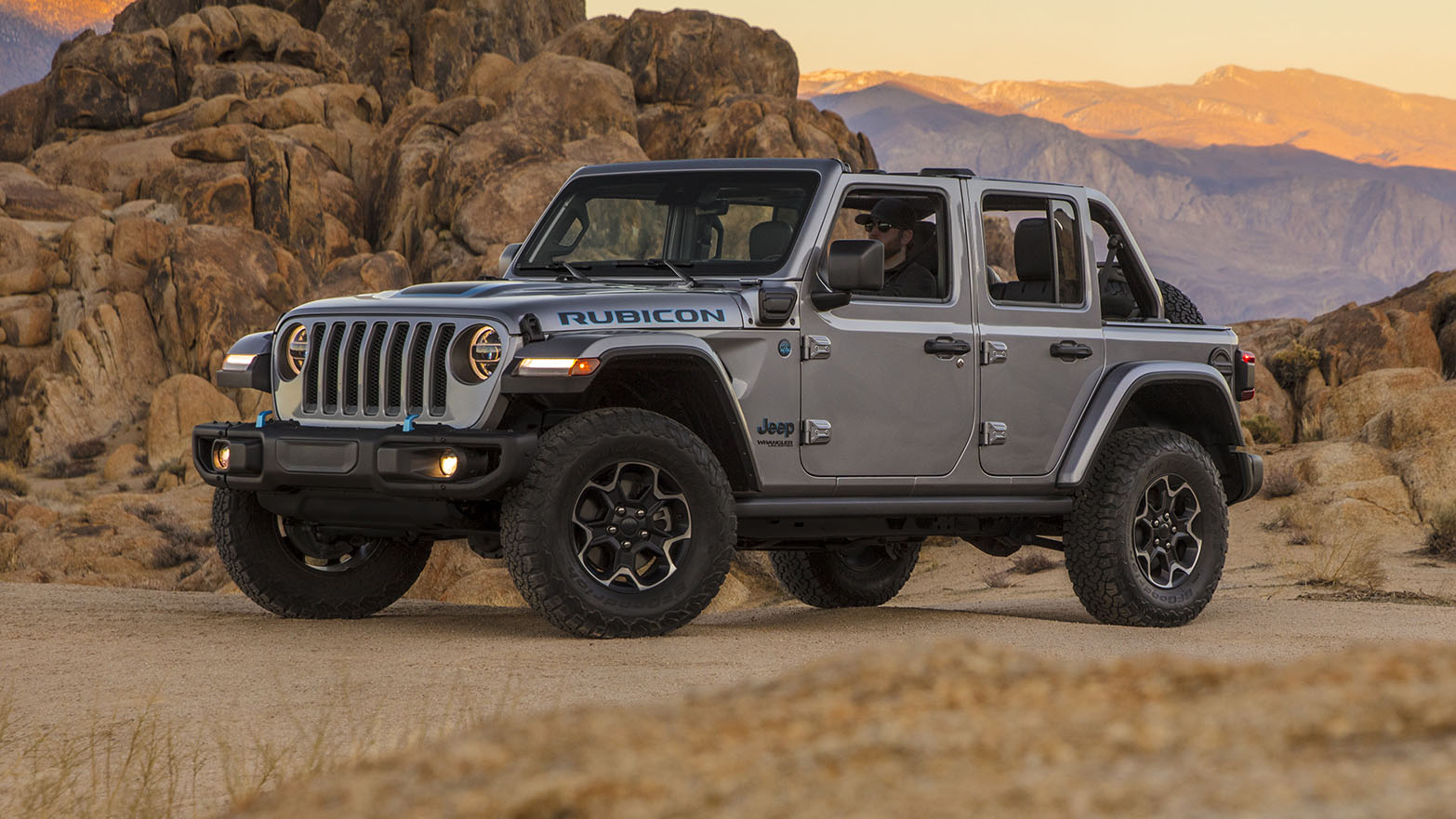 The new Jeep Wrangler 4xe is a... hybrid | Top Gear