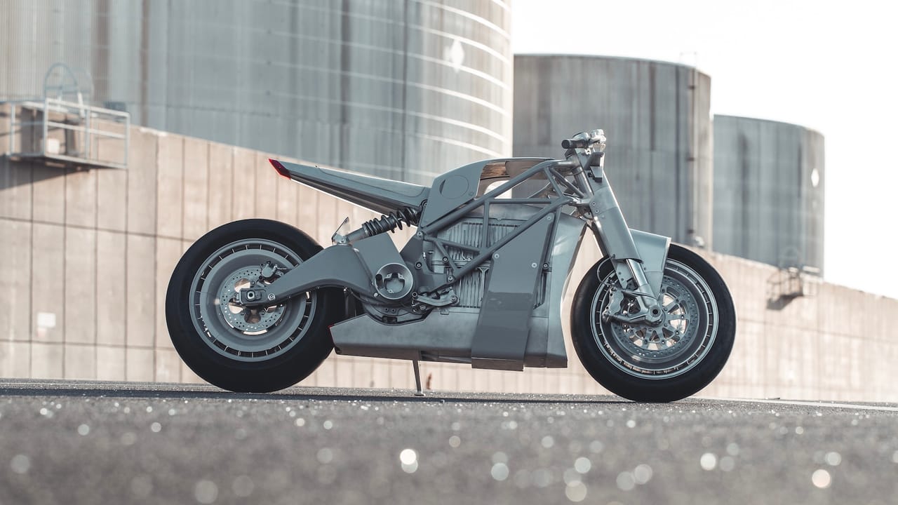 The Motorbike That Looks Like a Car: Why Enclosed Autocycles are Taking Over