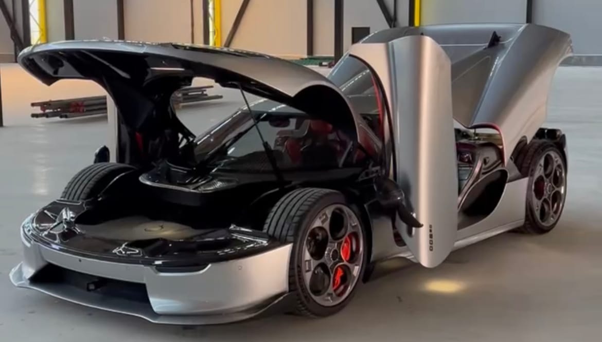 Watch the Koenigsegg CC850 auto-close its doors and bonnet | Top Gear