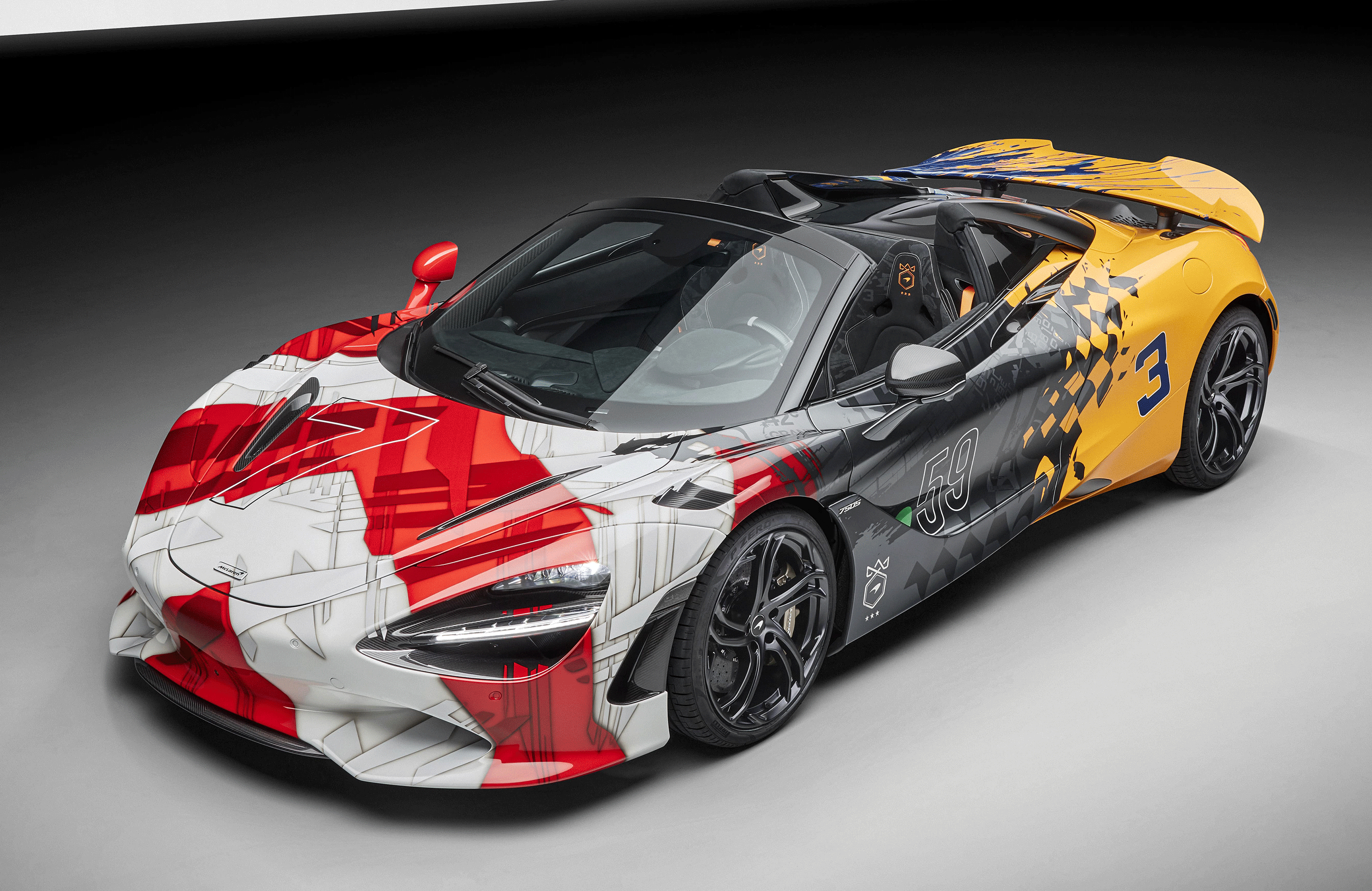 McLaren, Triple Crown başarısını özel versiyon 750S ile anıyor