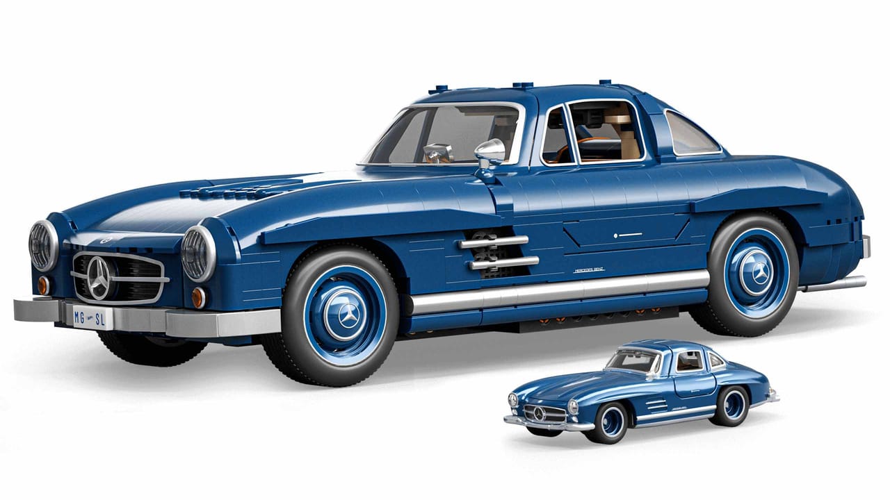 Miniature Mercedes-Benz 300SL Gullwing