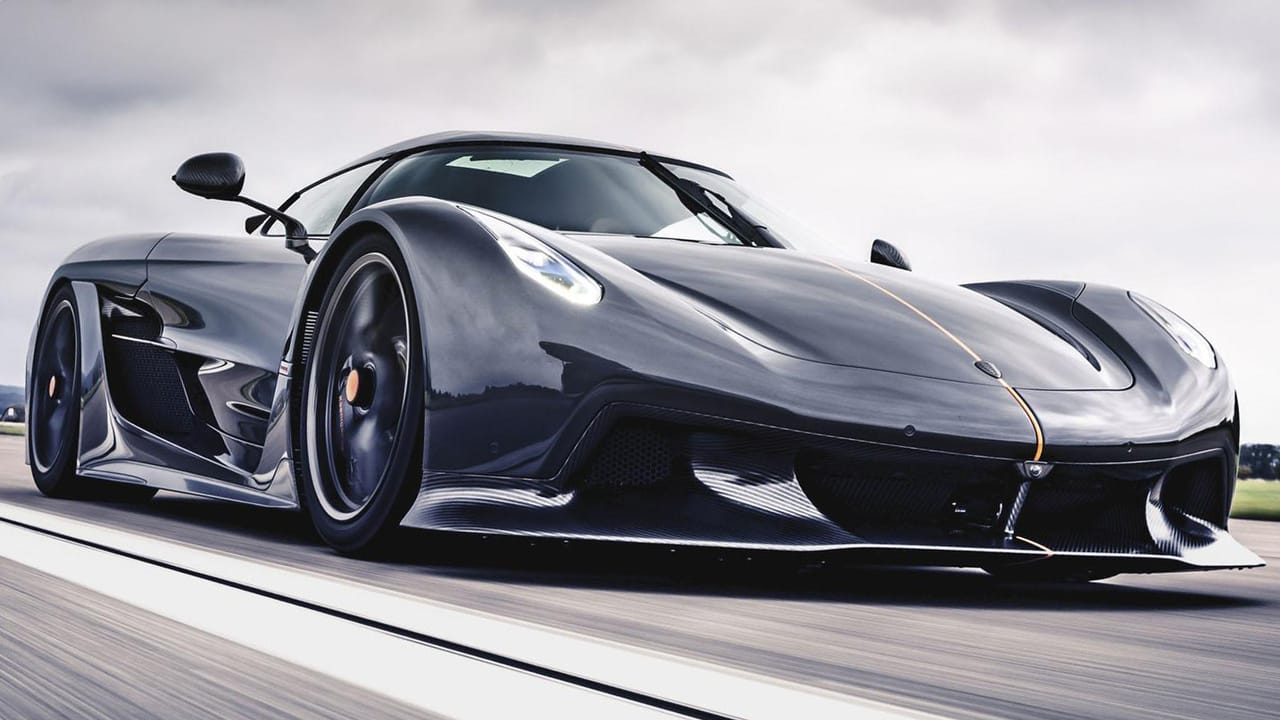 Koenigsegg Absolut in action