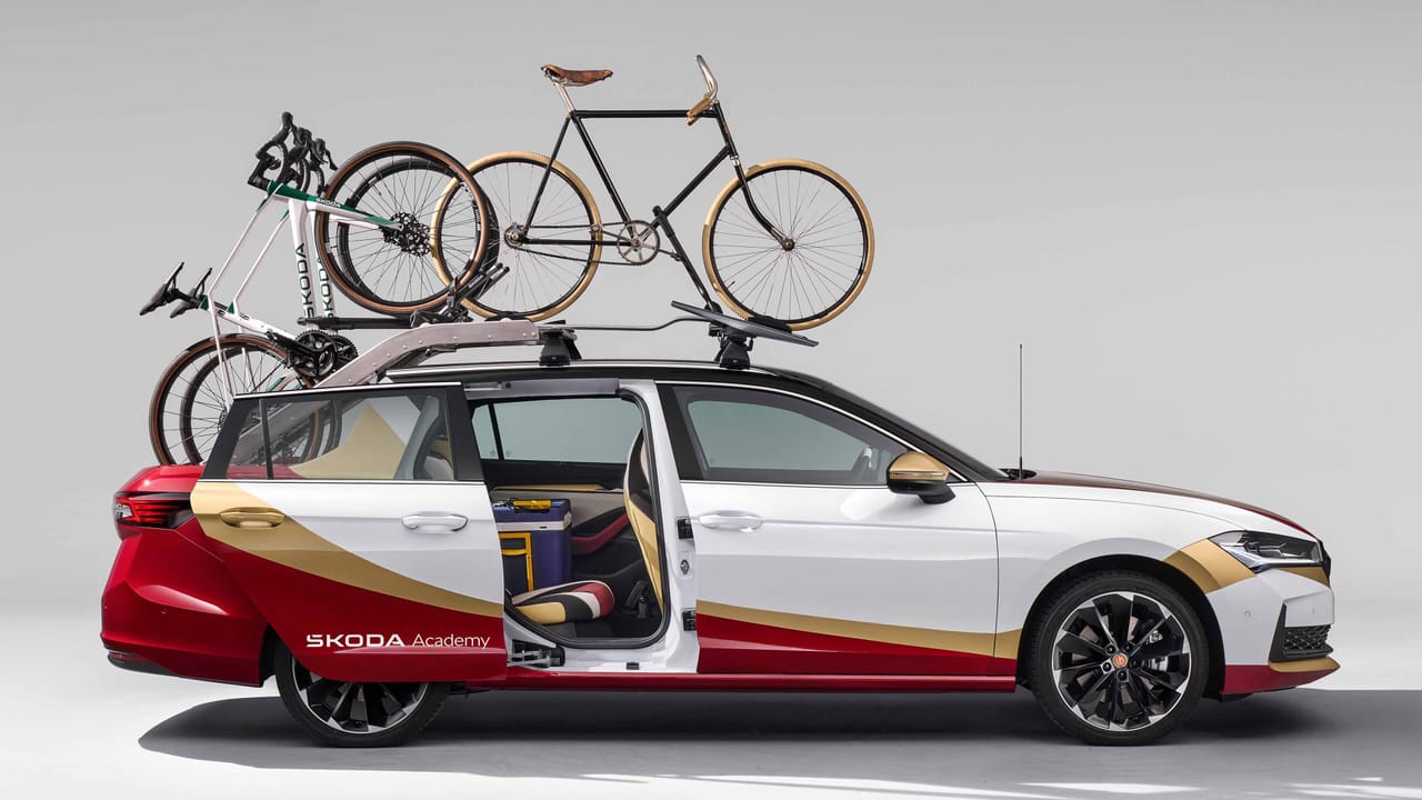 Skoda Superb Estate transformed into a bike-carrying pickup truck