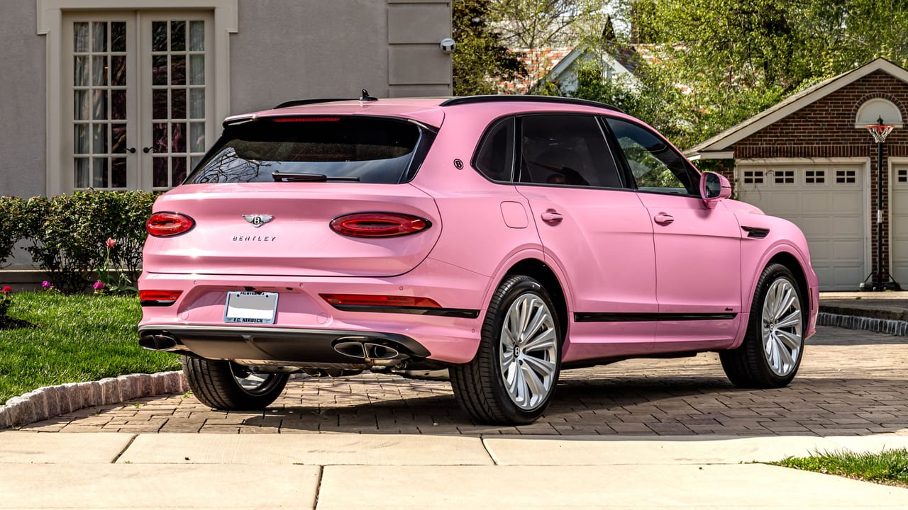 Bentley Bentayga EWB in Candy Pink