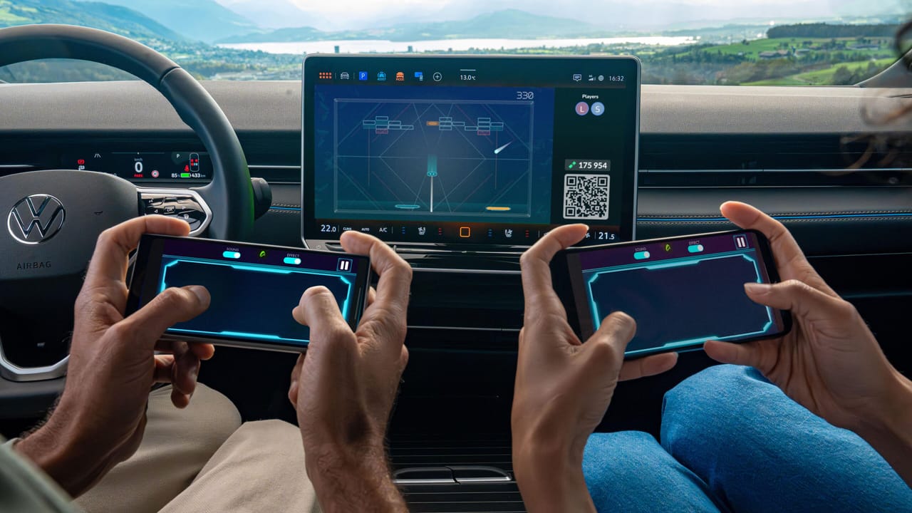 In-car Atari Asteroids game in VW