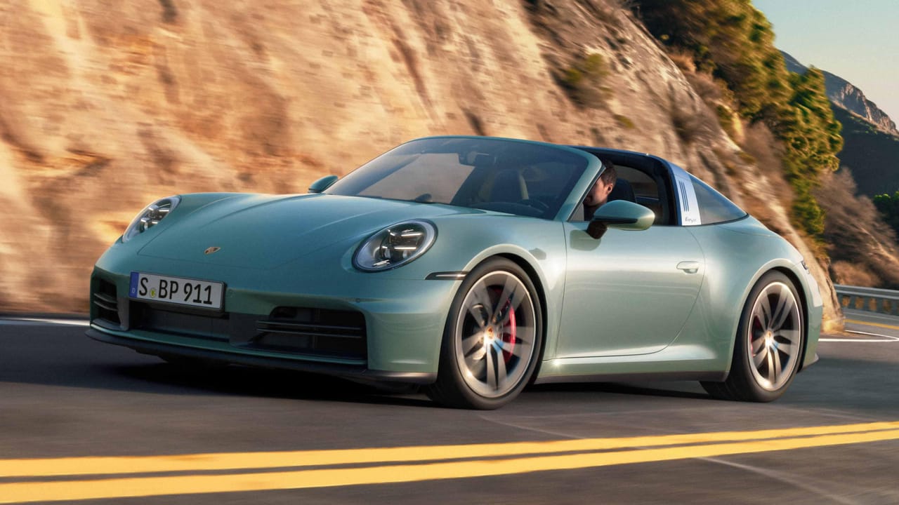 New Porsche 911 Carrera 4S