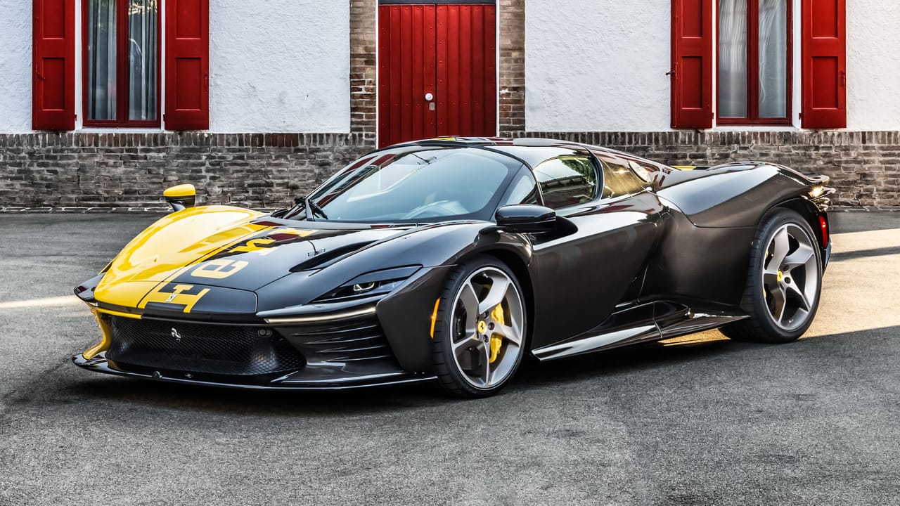 One-off Ferrari Daytona SP3 sets record at auction