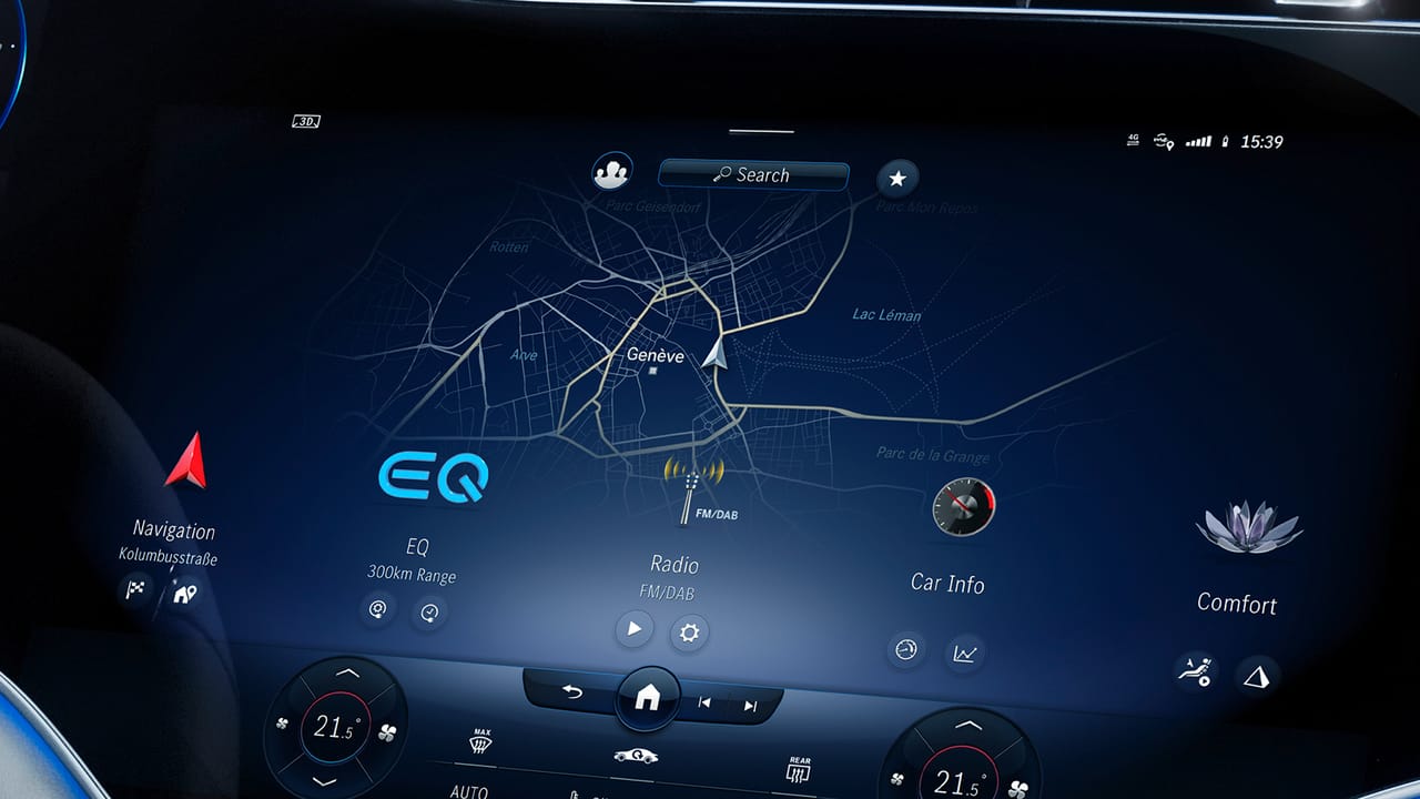 Mercedes pillar-to-pillar LCD windscreen