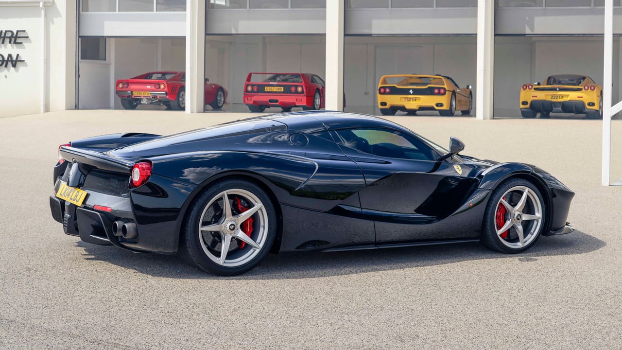 LaFerrari glorious V12 hypercar