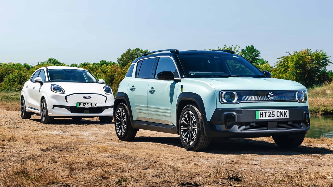 Renault 4 vs Ford Puma Gen-E electric crossover comparison