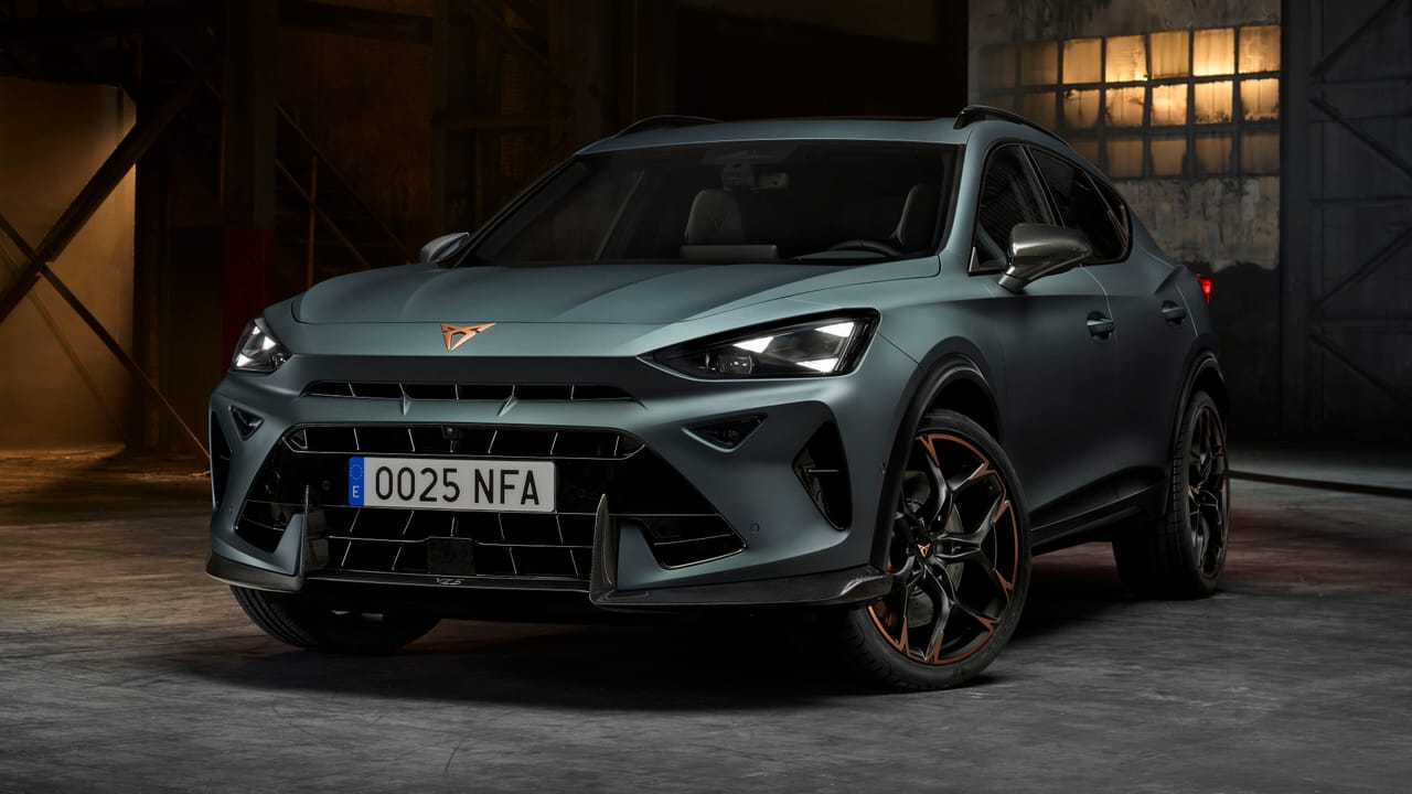 Cupra Formentor VZ5 2025 model exterior