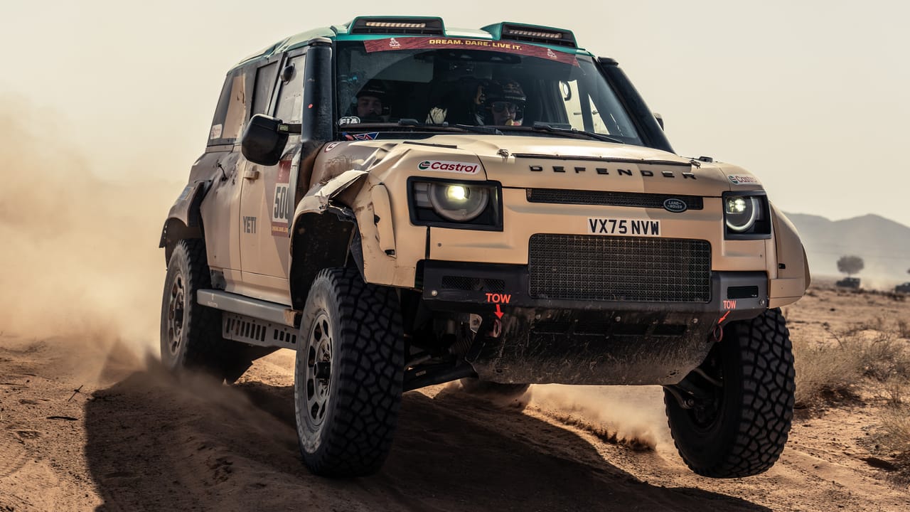 Defender leads at the end of Dakar’s 48-hour monster marathon stage