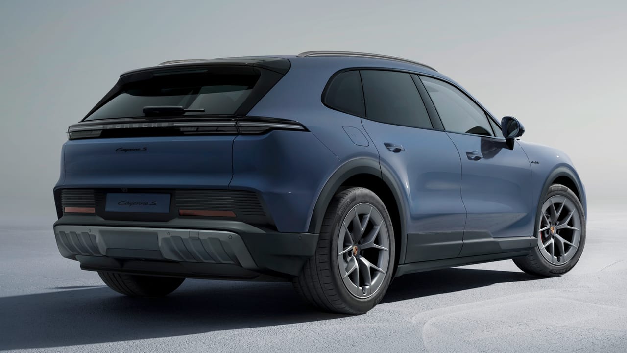 The new Porsche Cayenne S is a £100k electric performance SUV