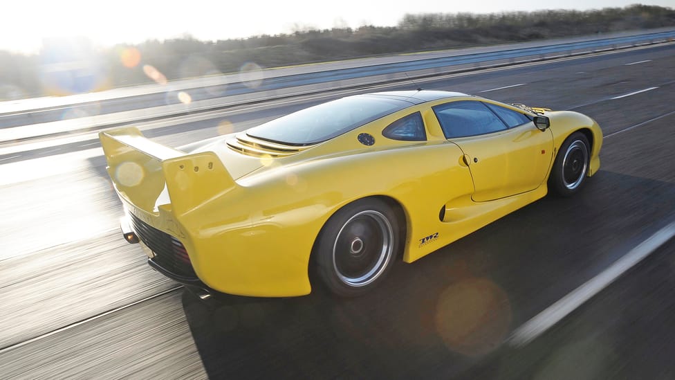 jag_xj220_20th_anniv_300112_11.jpg