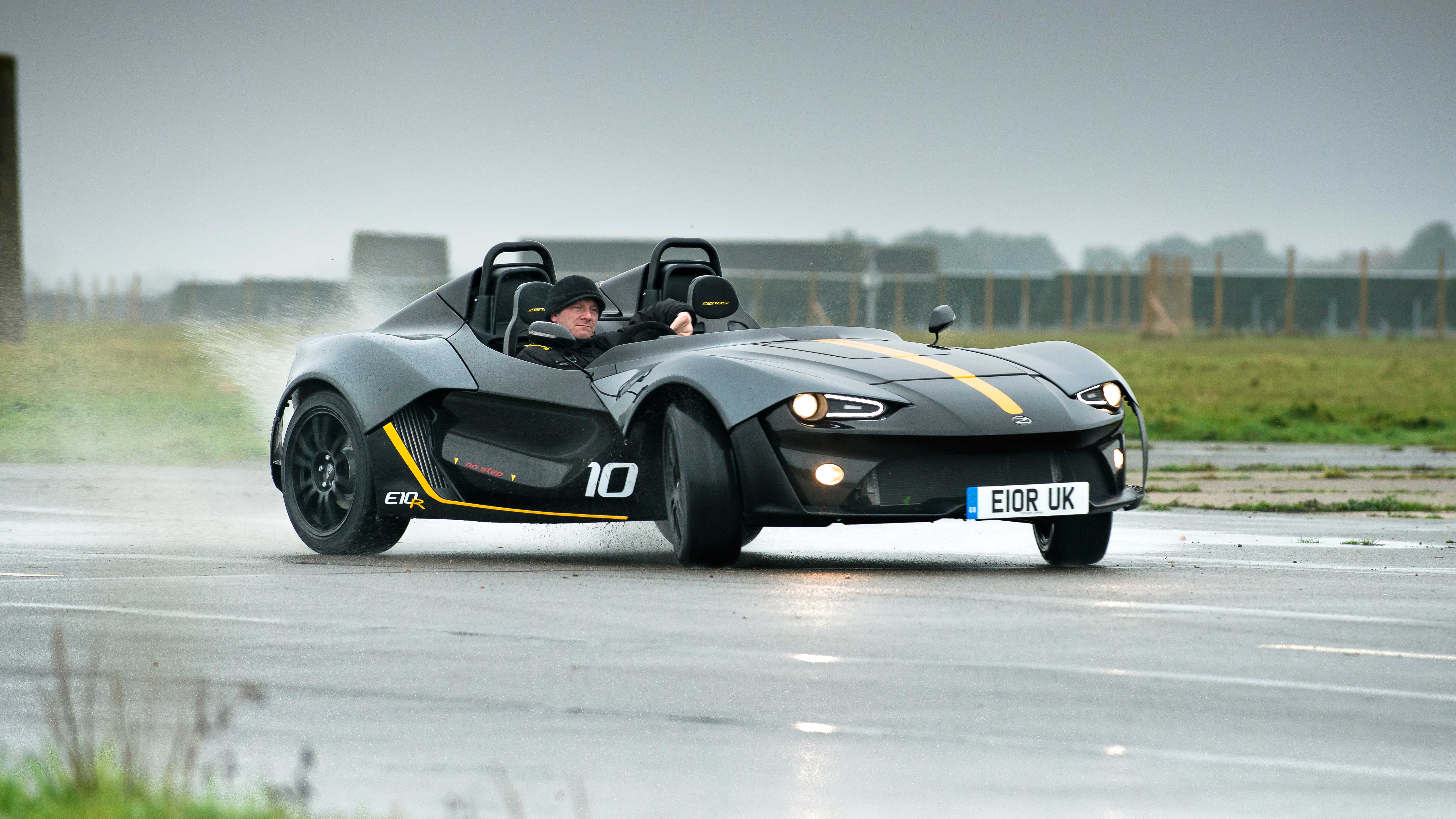 zenos_e10_r_all-04.jpg