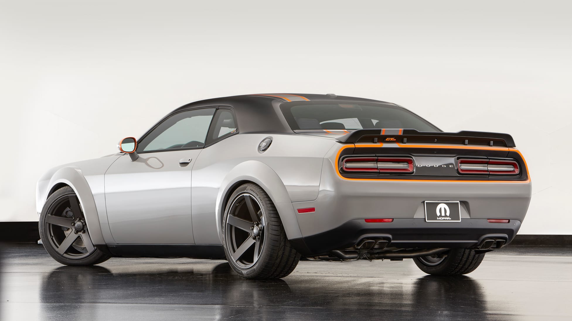 Dodge challenger 4wd