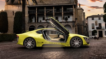 Rinspeed's made a self-driving BMW i8 with its very own drone | Top Gear