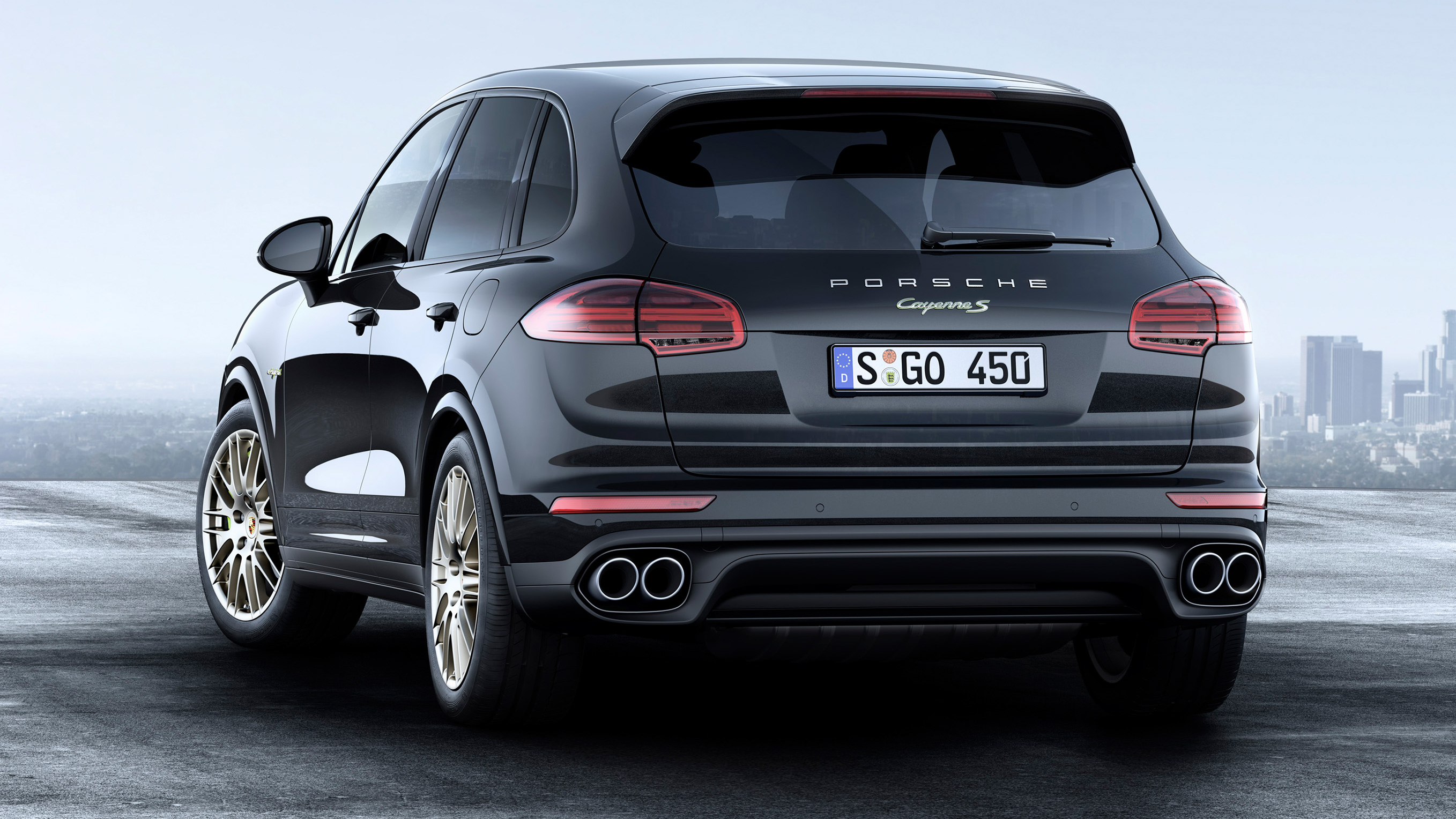 2porschecayennespecialedapril2016.jpg
