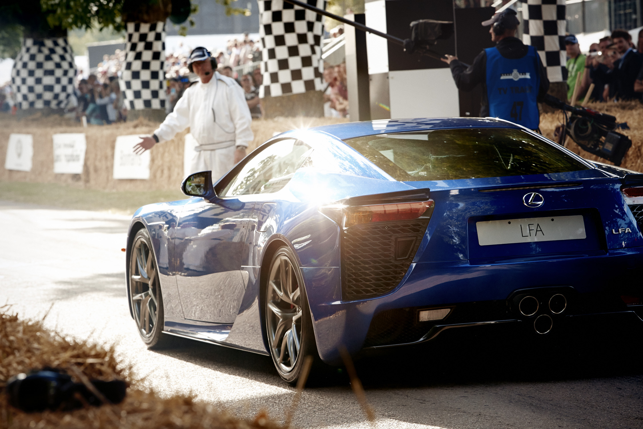 150625_lexus_shot_10_282_v2.jpg