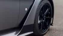 vantage_gt12_roadster_06.jpg