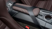 vantage_gt12_roadster_16.jpg