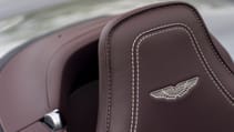 vantage_gt12_roadster_18.jpg