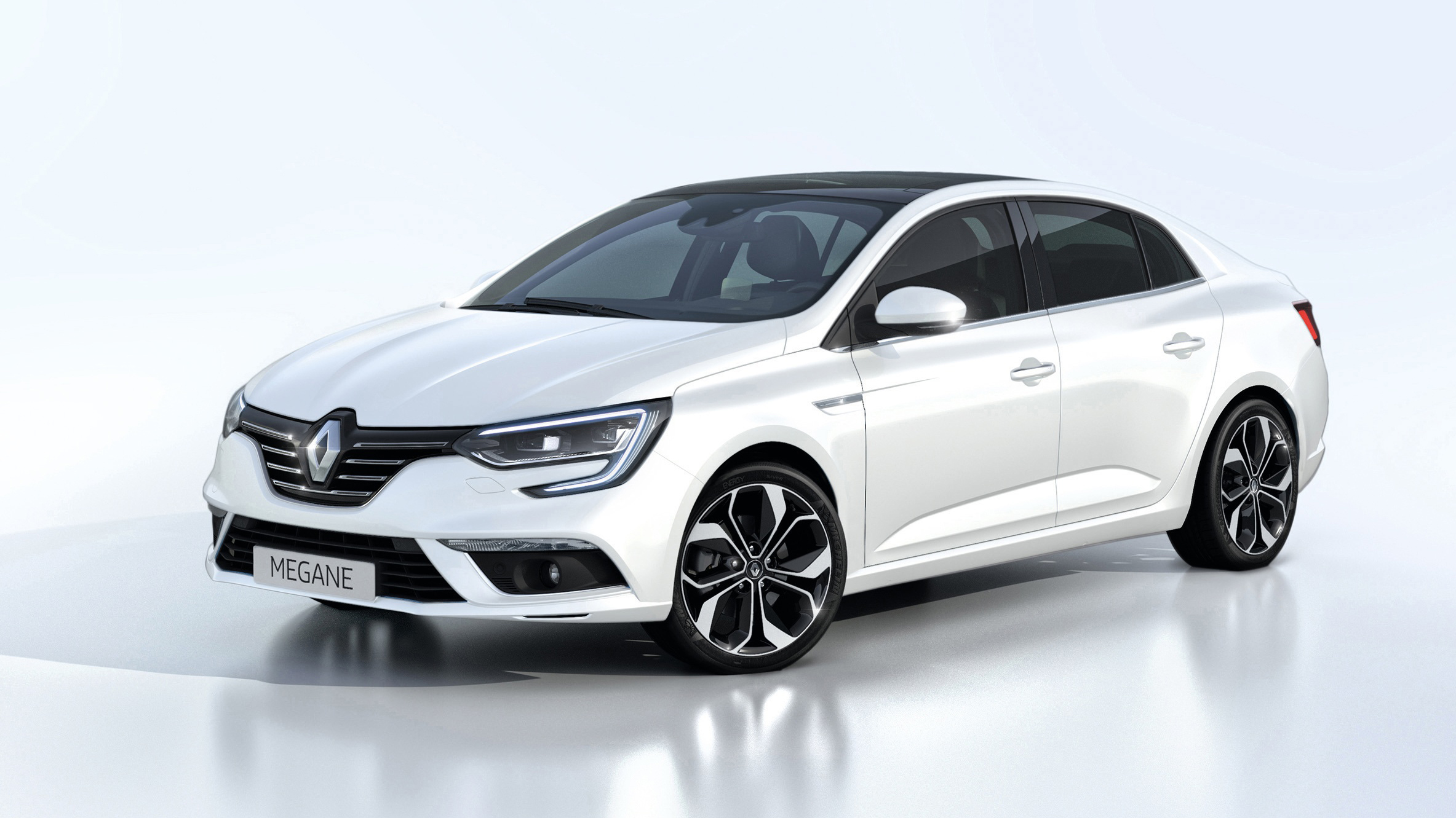 the_megane_family_is_extended_with_the_arrival_of_all-_new_megane_grand_coupe_embargo_09h00_uk_120716_10.jpg