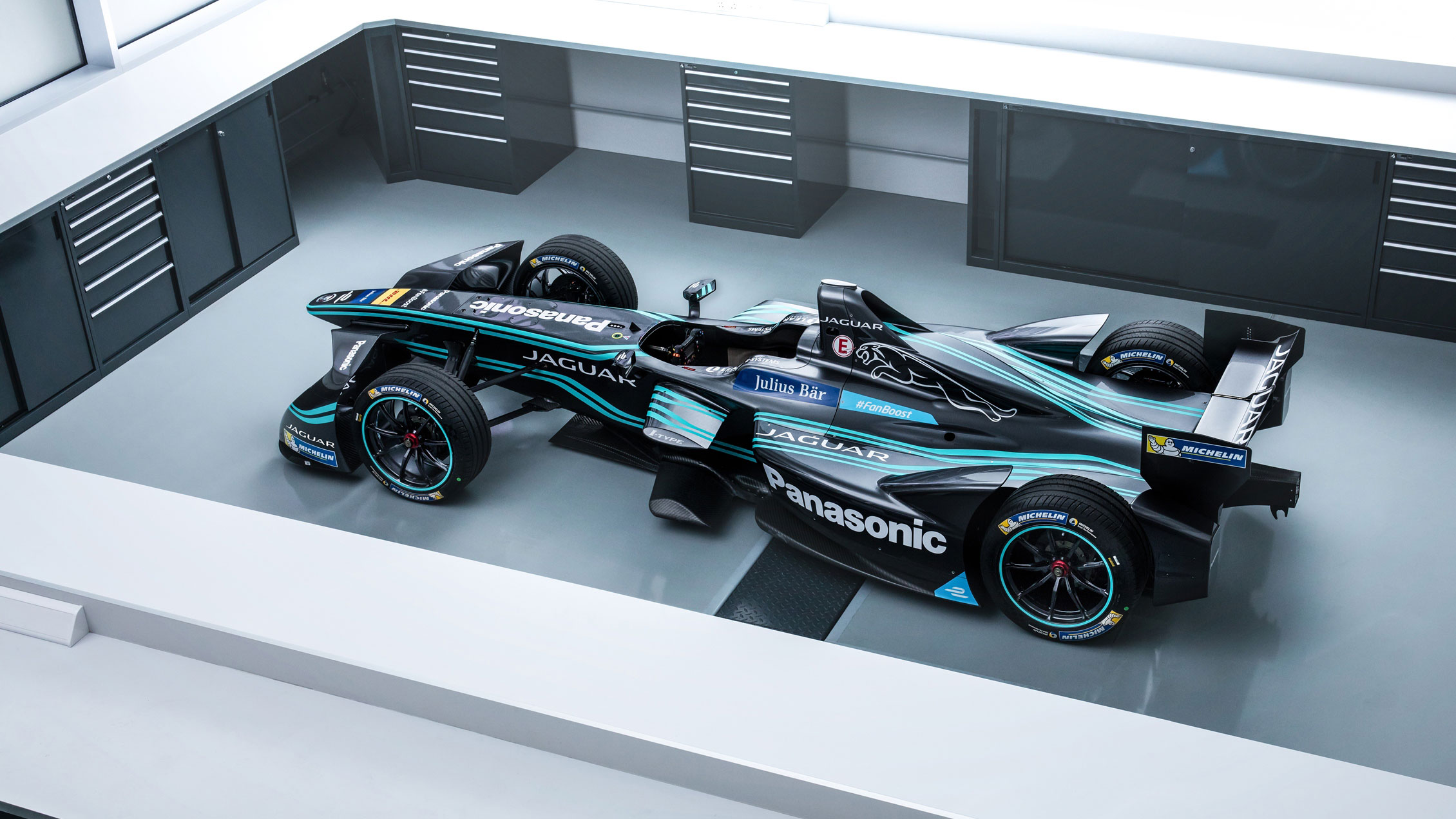 Formula e hotsell jaguar panasonic