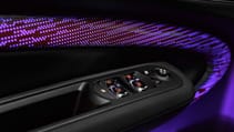 p90232860_highres_mini-yours-interieur.jpg