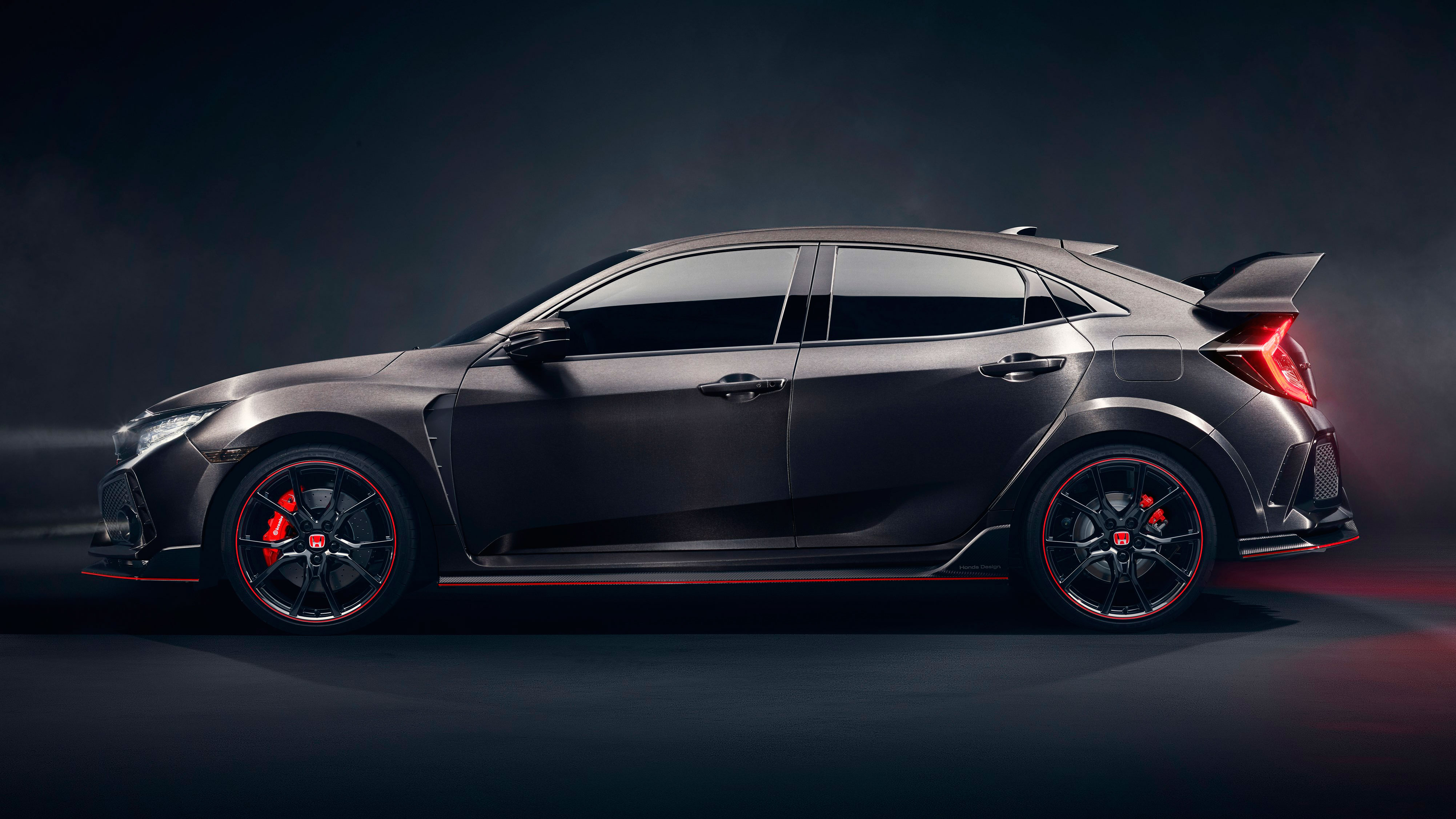 78929_new_civic_type_r_prototype_breaks_cover_in_paris-1.jpg