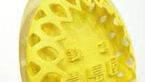 05_kabuku-honda-3dprintcar_emblem_l.jpg