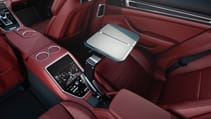 embargo_00_01_cet_midnight_10_november_2016_panamera_executive_rear_seat_options.jpg