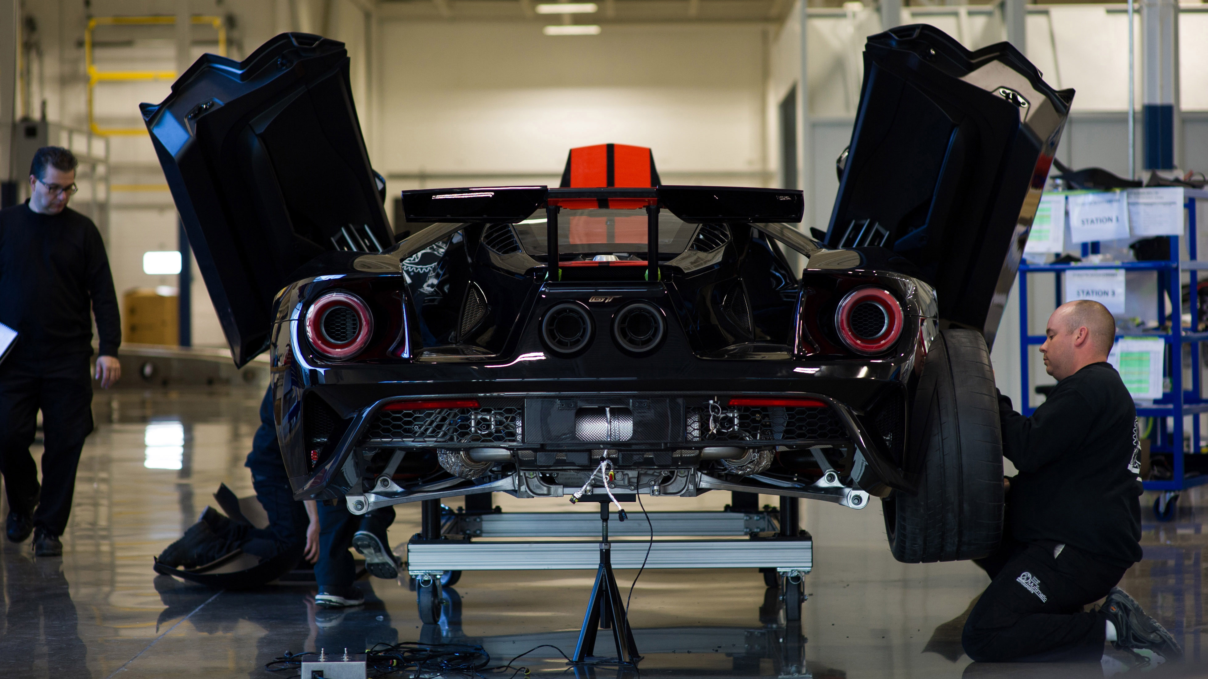 ford_gt_was_unveiled_at_naias_in_january_2015.jpg