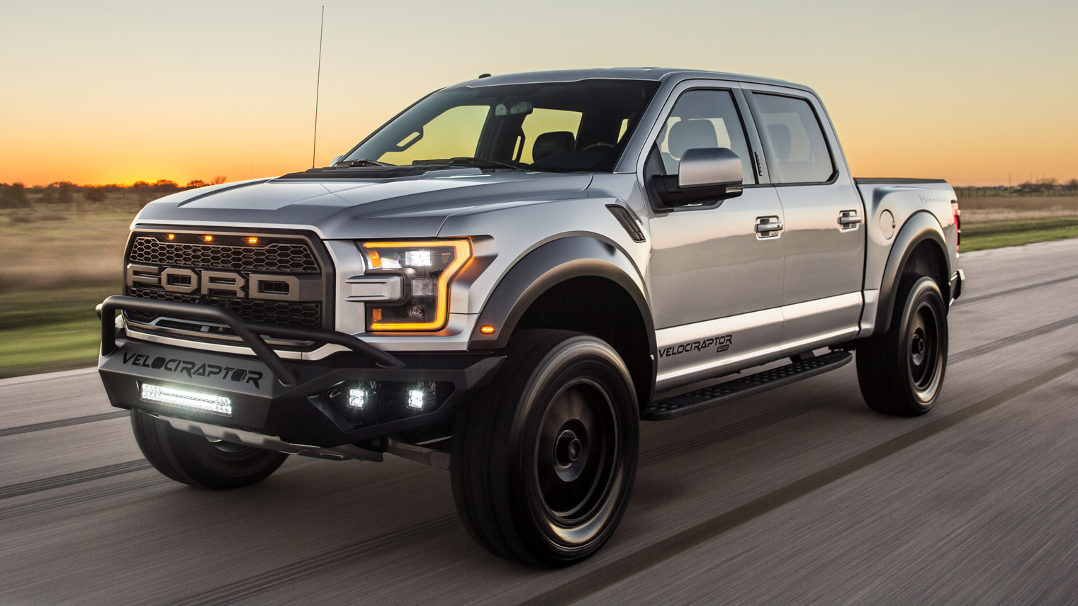 01-hennessey-2017-velociraptor-600.jpg