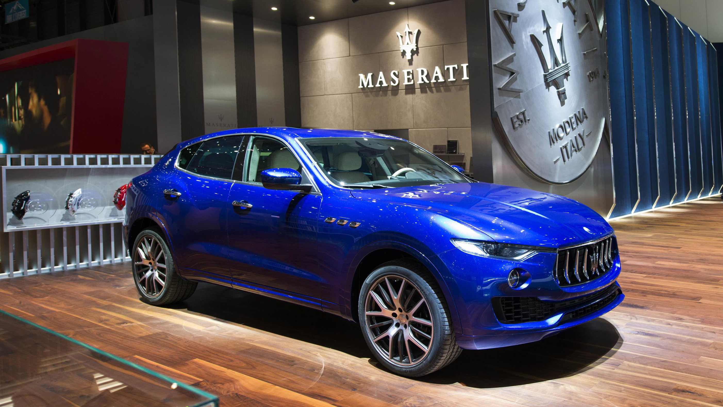 02_-_geneva_motor_show_2017_-_maserati_levante_-_ermenegildo_zegna_show_car.jpg