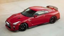 2017_nissan_gt_r_track_edition_01.jpg