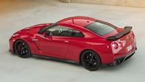 2017_nissan_gt_r_track_edition_02.jpg