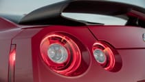 2017_nissan_gt_r_track_edition_12.jpg