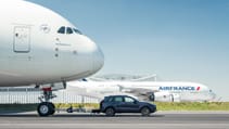 Porsche Cayenne towing Airbus A380 side