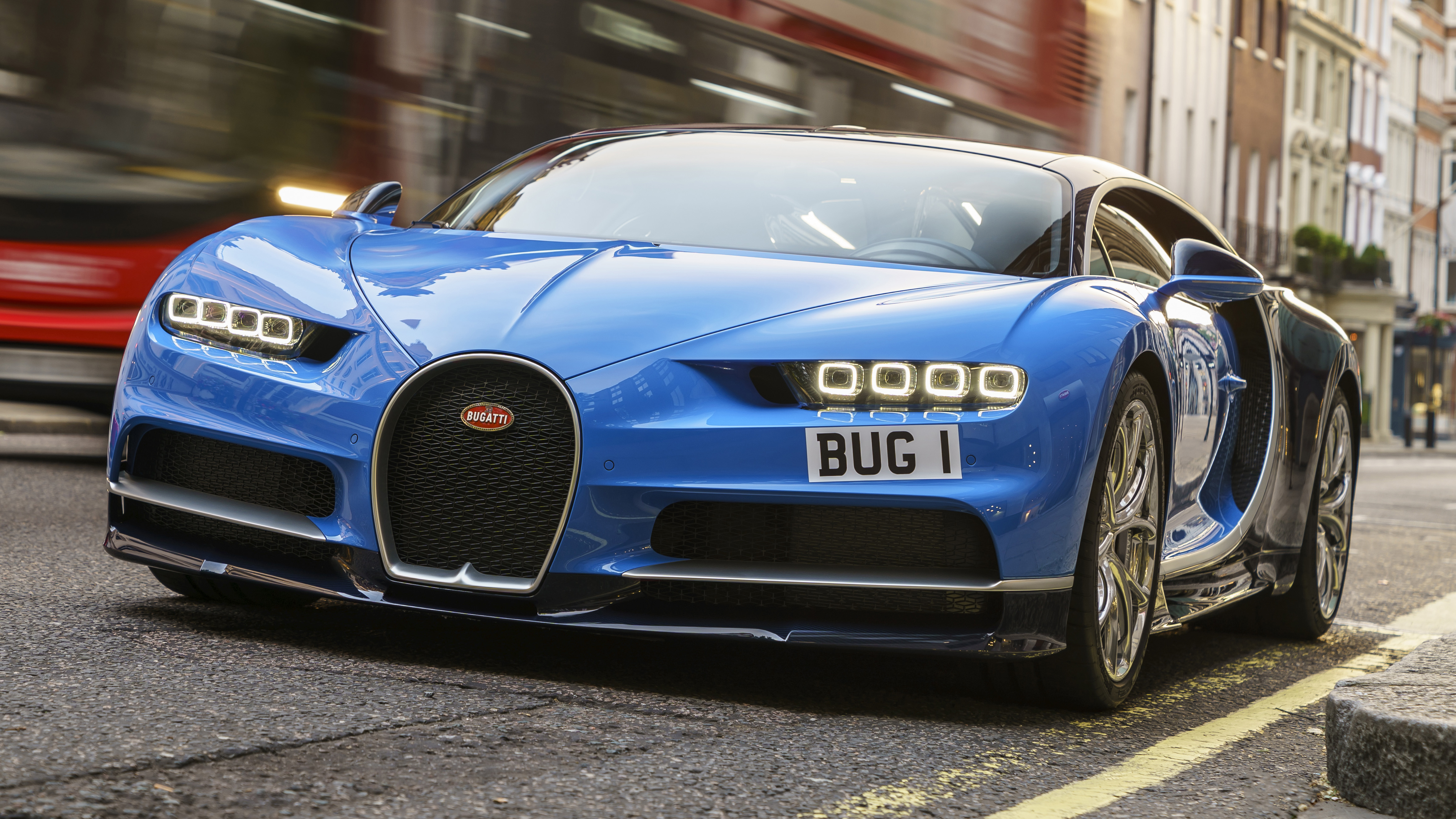 01_first_chiron_customer_car_uk.jpg