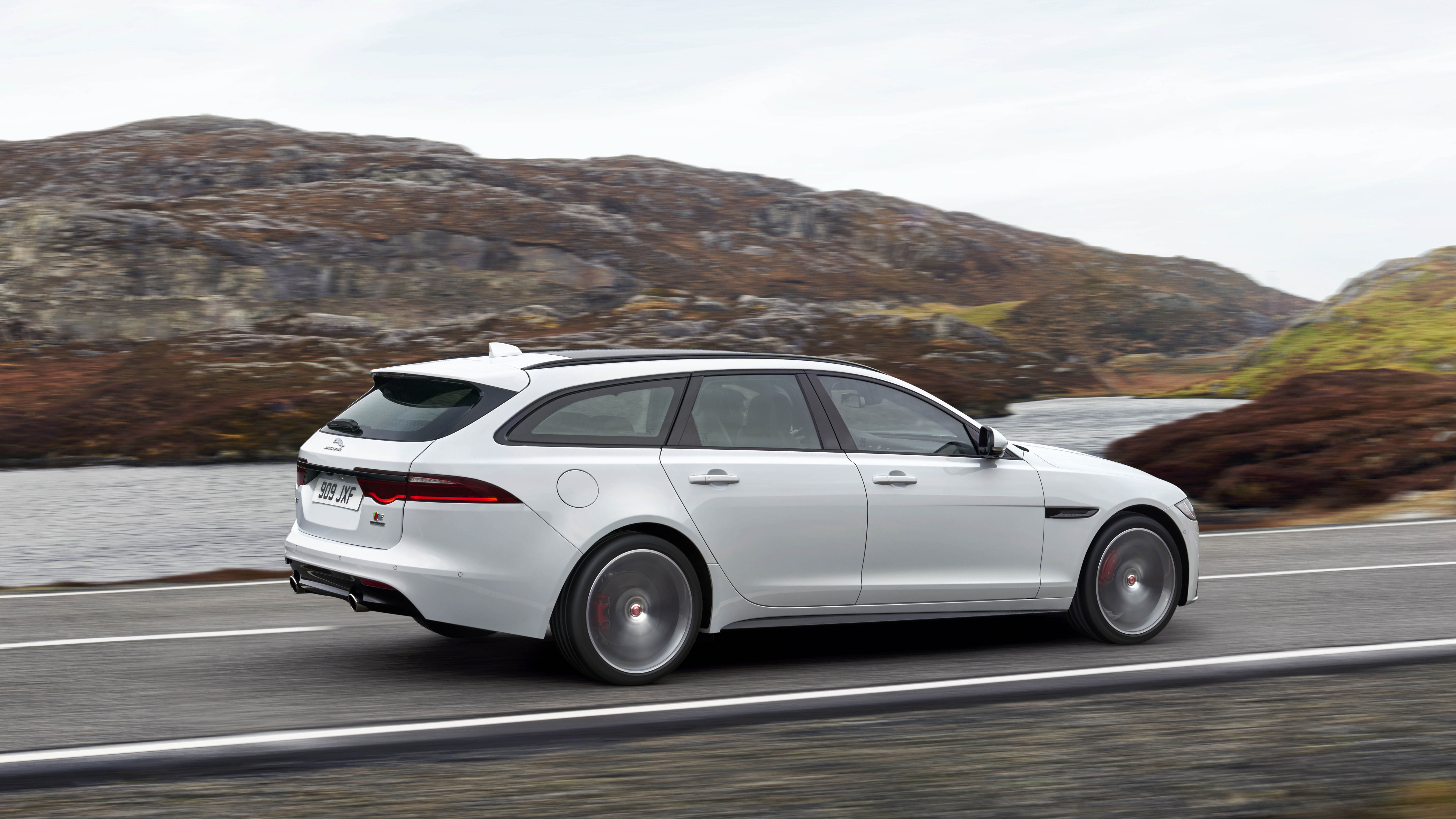 This is the new Jaguar XF Sportbrake Top Gear