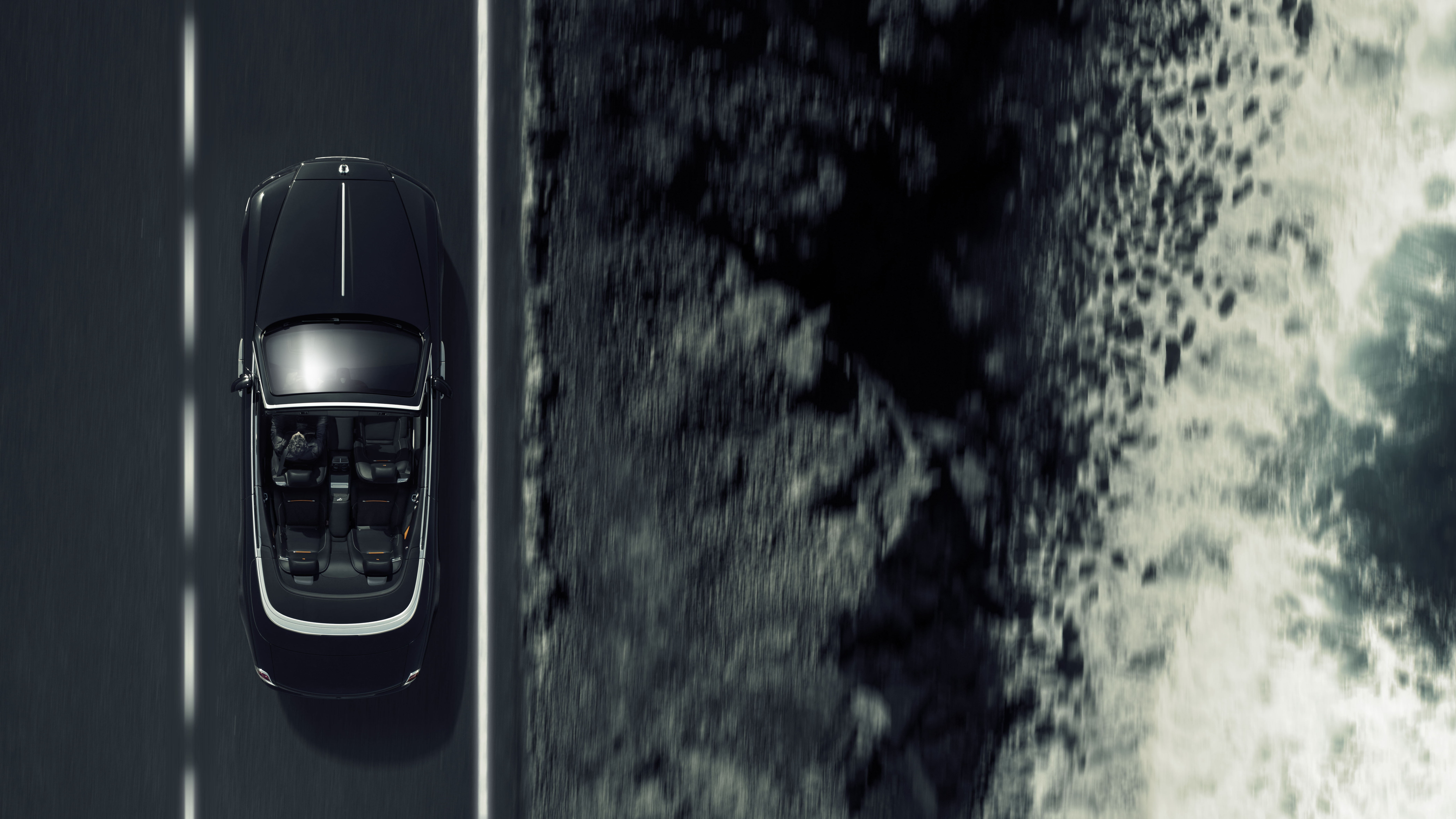 rolls_royce_black_badge_dawn_overhead.jpg