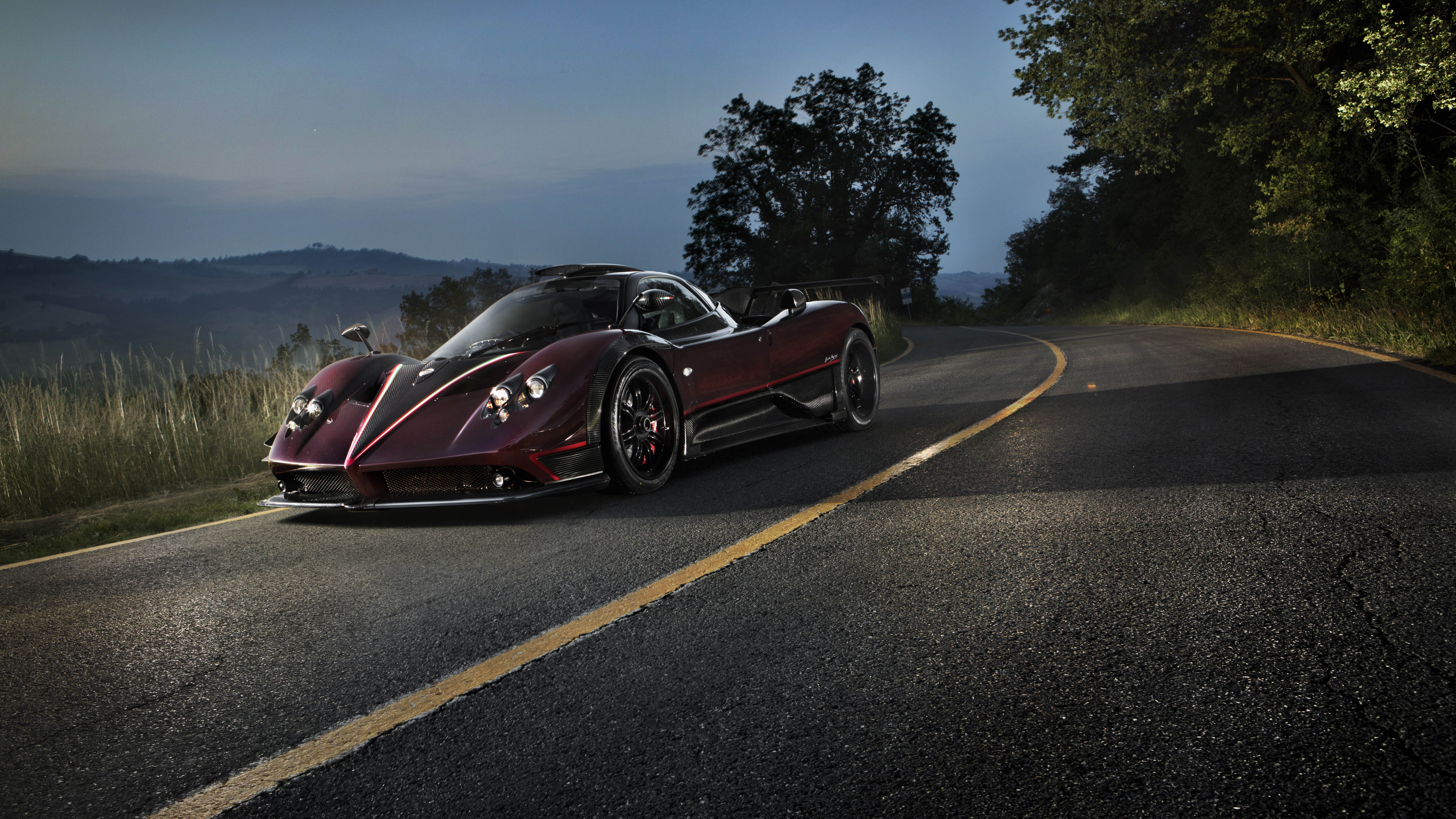pagani-night1_1_f.jpg