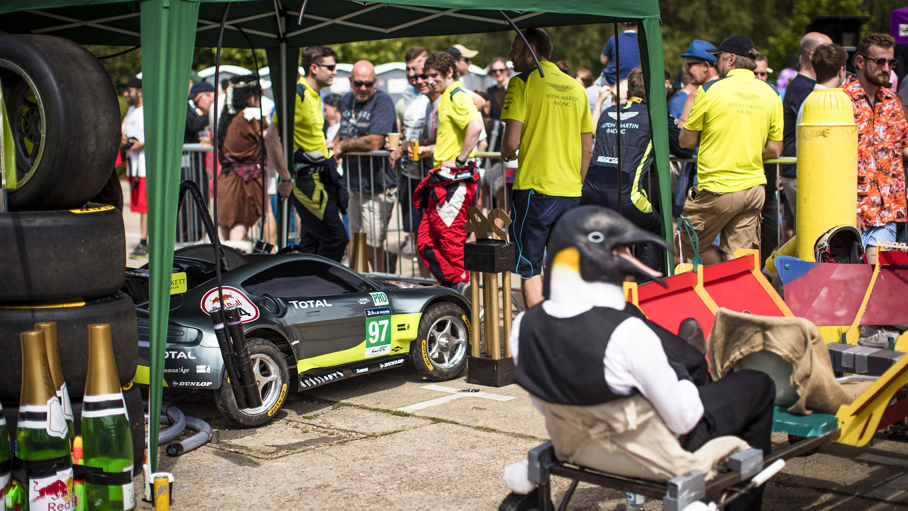 Aston Martin cria carrinho de competição para o Red Bull Soapbox Race