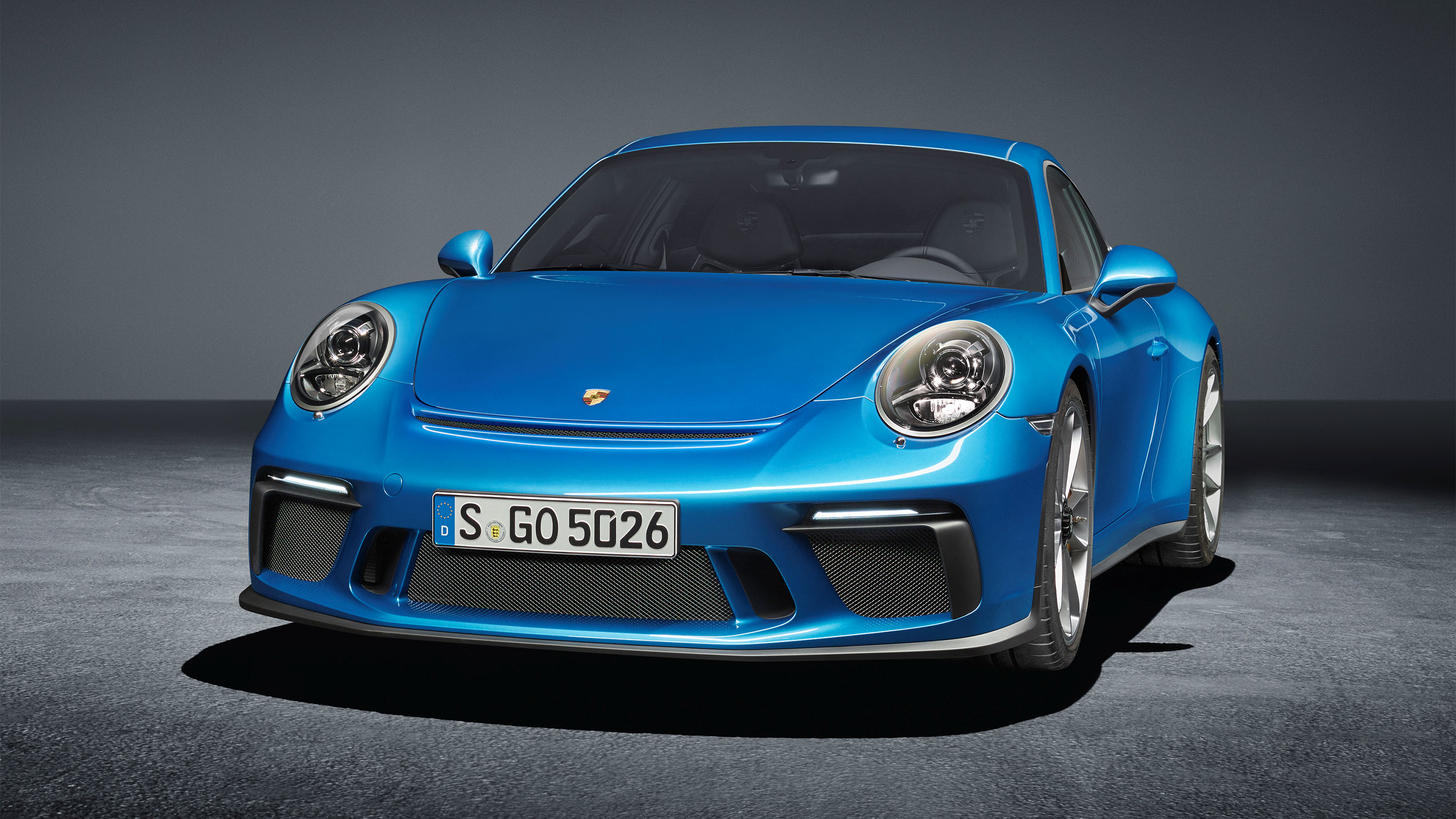 911_gt3_touring_front_three_quarter_copy.jpg