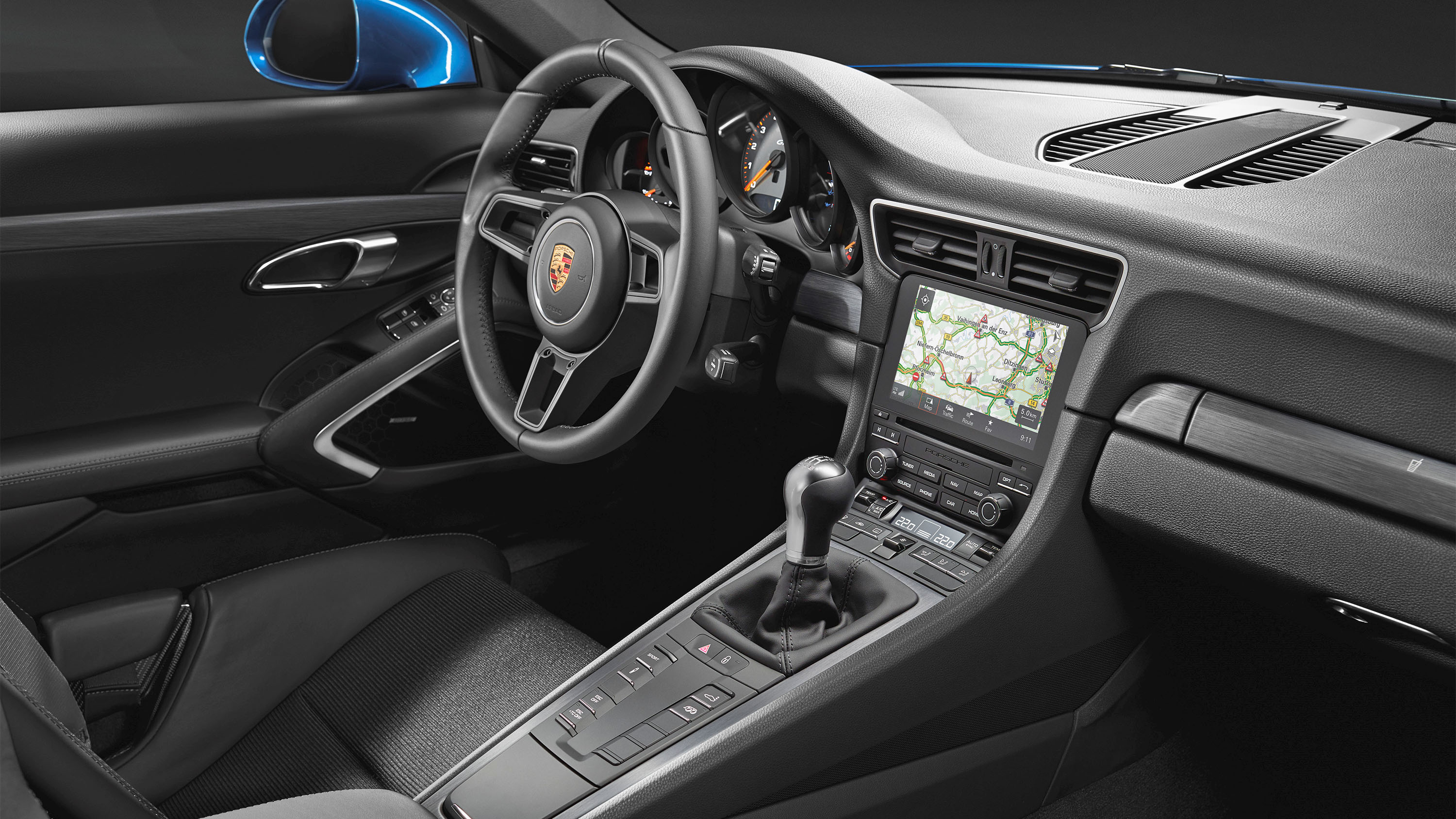 911_gt3_touring_interior_copy.jpg