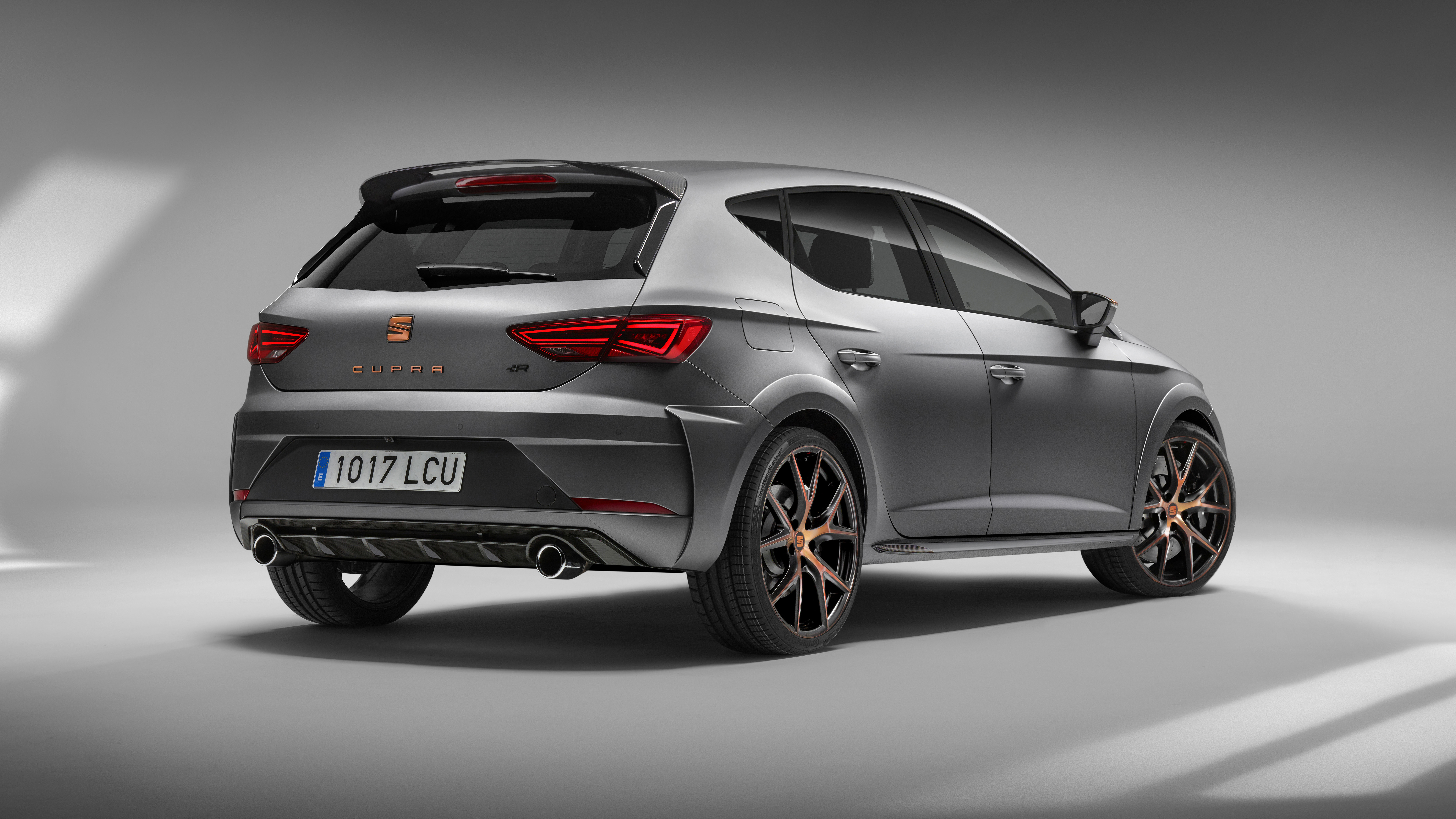 The new Seat Leon Cupra R is here